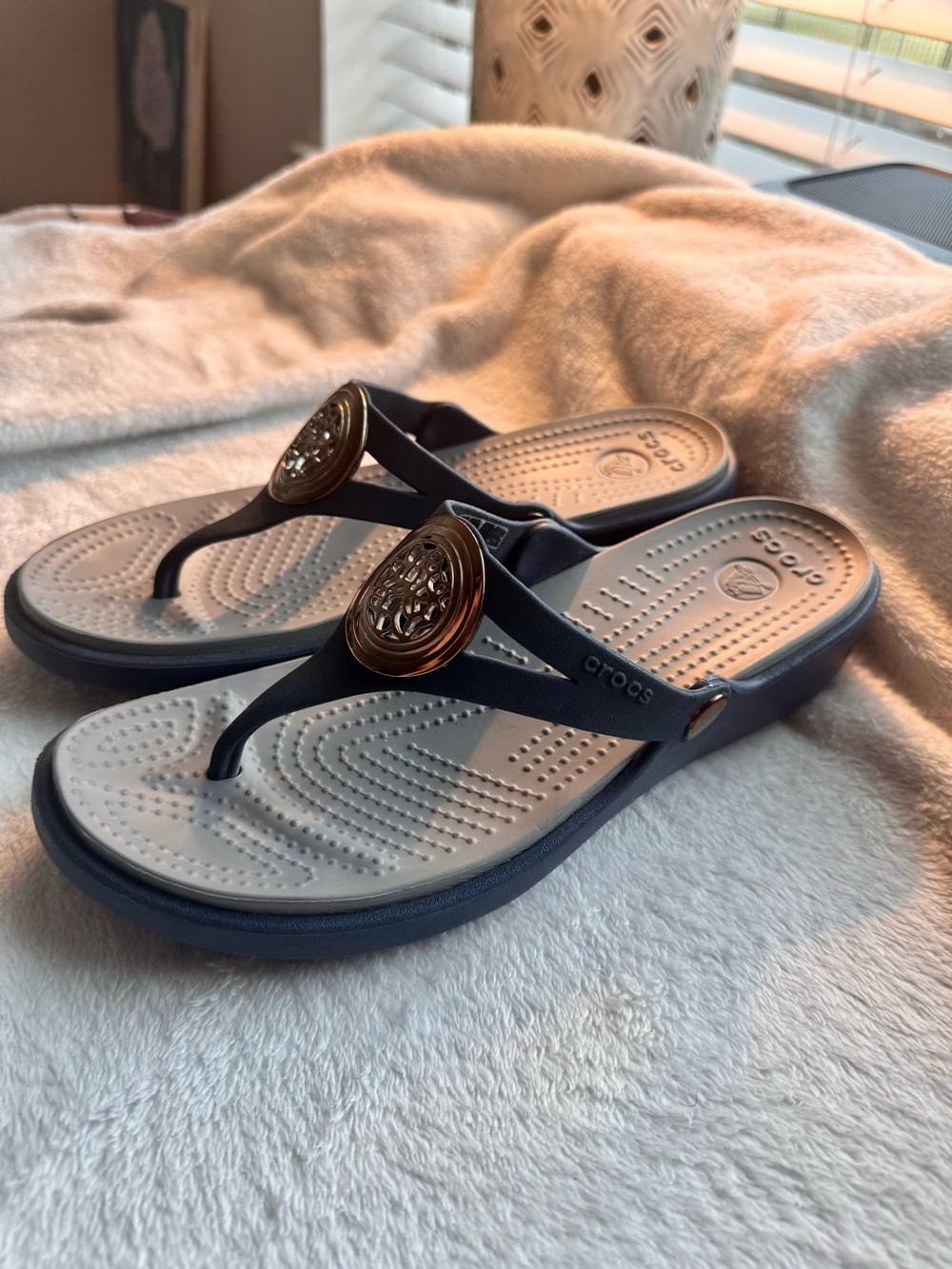Crocs Sanrah Circle Wedge Flip Flop Sandals Women's 8W